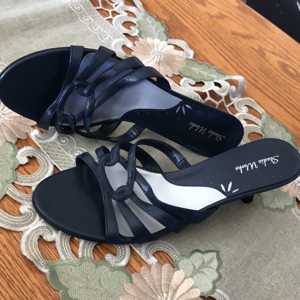 Studio Works Strappy Navy Sandals 9.5 Like New!
